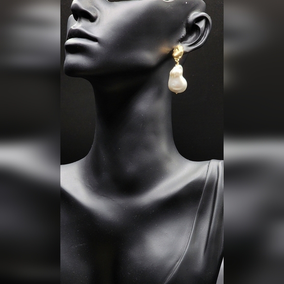 Elegant Pearl Drop Earrings - Picture 1 of 6